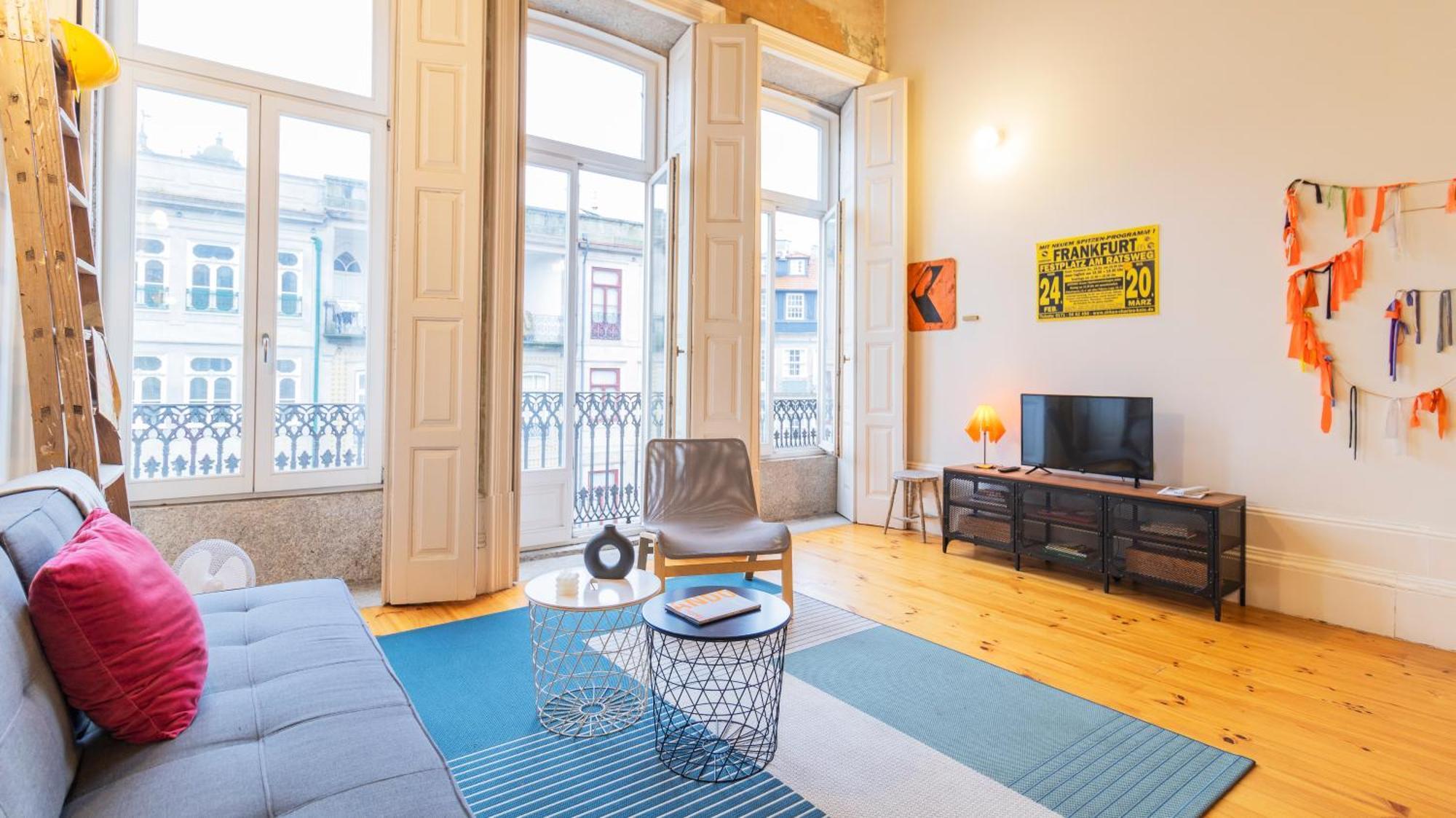 Eccentric Mouzinho Mezzanine By Lovelystay Porto Luaran gambar