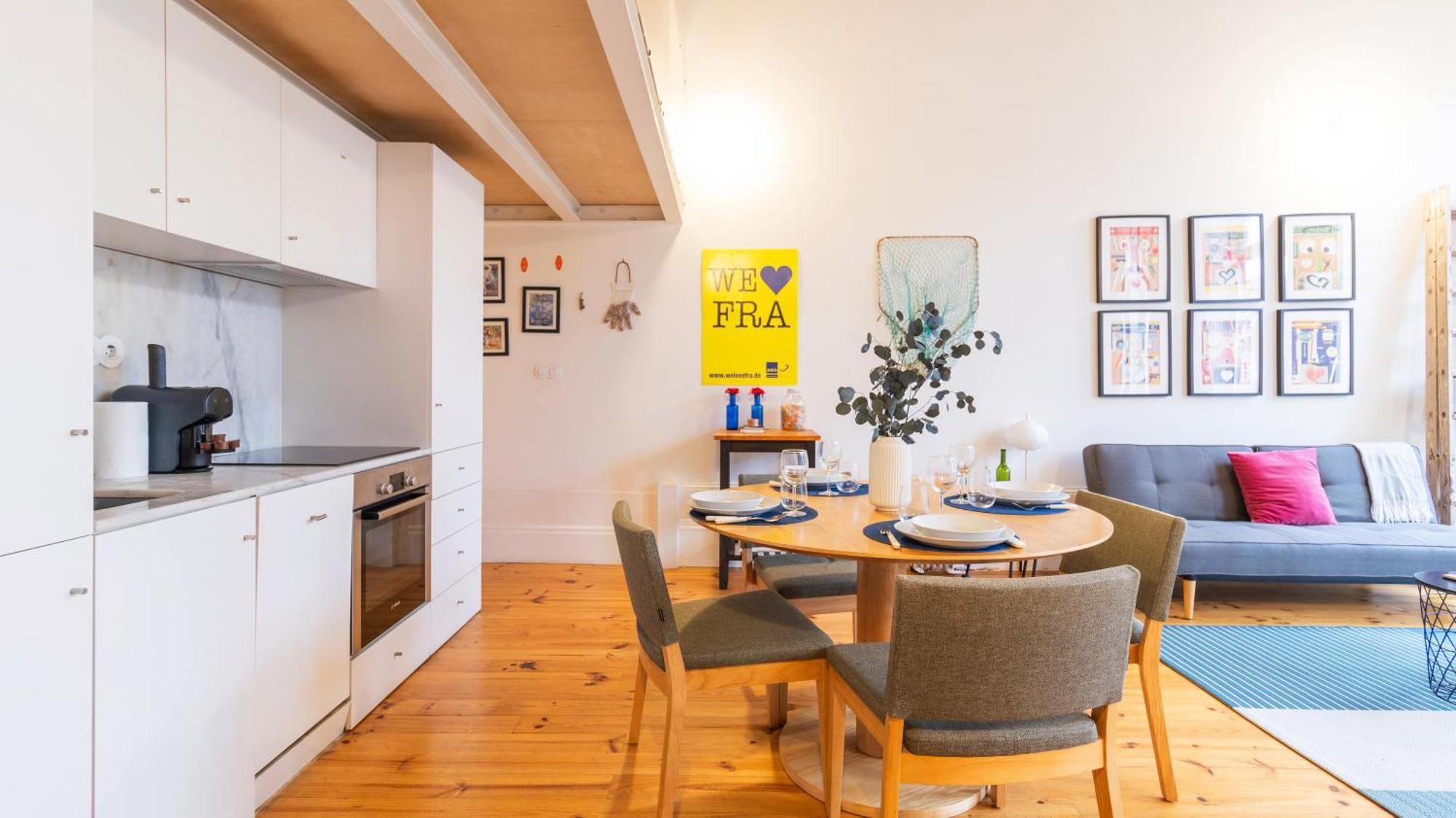 Eccentric Mouzinho Mezzanine By Lovelystay Porto Luaran gambar