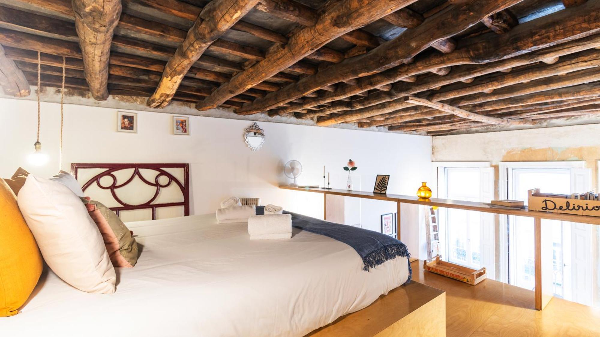 Eccentric Mouzinho Mezzanine By Lovelystay Porto Luaran gambar